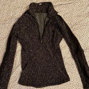 Lululemon - Run Briskly 1/2 Zip - Size 2 - Black